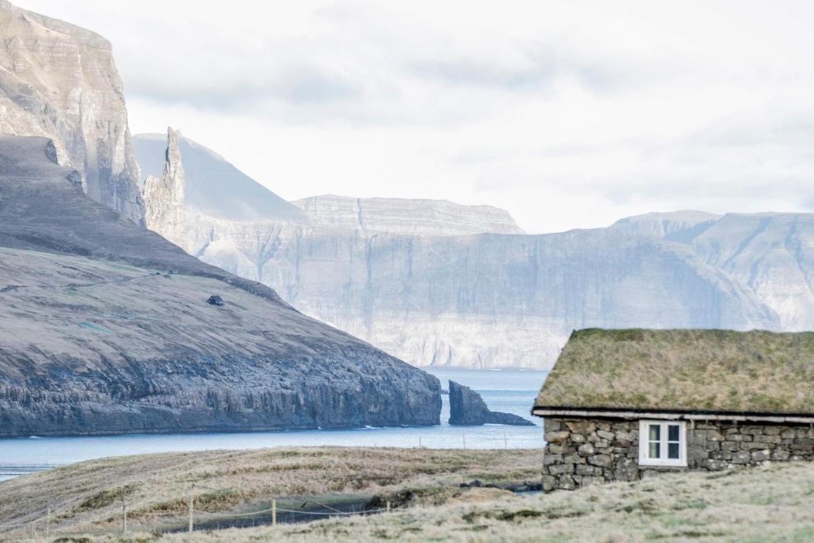The Old House Close To The Ferry To Mykines Sorvagur Exterior photo